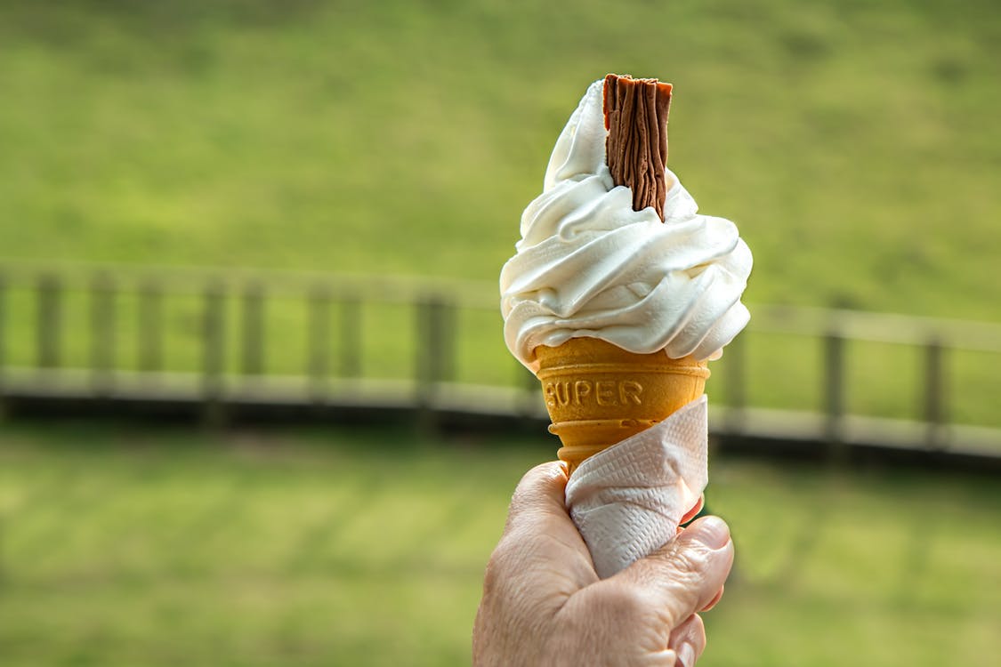 A Look at the Differences Between Soft Serve and Hard Ice Cream